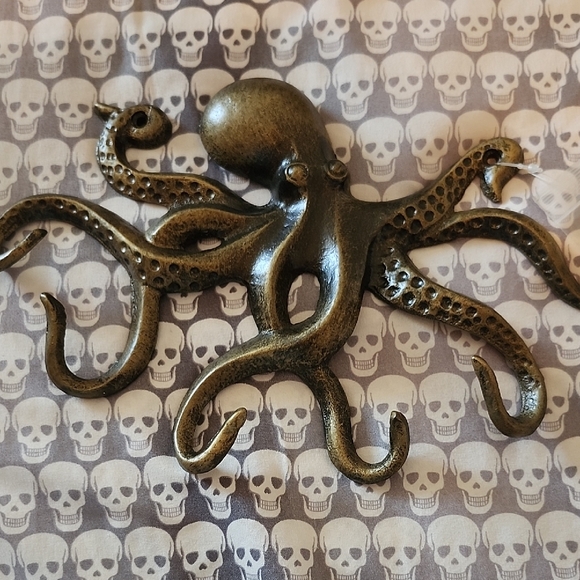 Antique Brass Octopus Wall Hook - Picture 3 of 6
